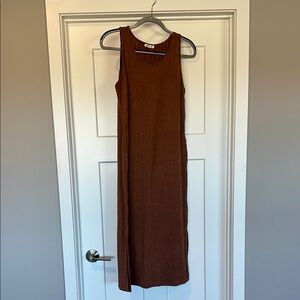 Sleeveless Brown Ribbed Dress
